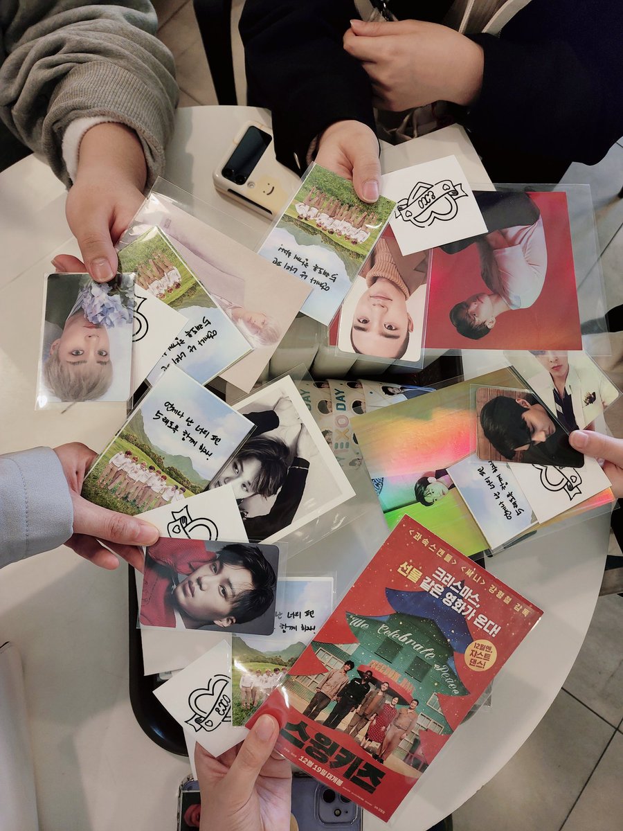 Naaabom_48's tweet photo. #엑소와_엑소엘의_열번째_봄나들이 
#언제나_우린_너희편_오래도록_함께하자 

계속 흘러나오는 엑소 노래와 주위를 둘러봐도 온통 애들 사진 그냥 너무 행복하고 즐거웠던..·ᴗ· 오래도록 함께하자 엑소!👍🏻❤ https://t.co/Z2FlevVRne