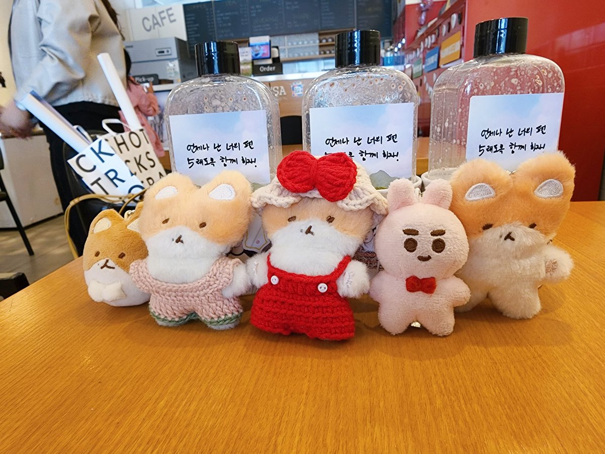 Naaabom_48's tweet photo. #엑소와_엑소엘의_열번째_봄나들이 
#언제나_우린_너희편_오래도록_함께하자 

계속 흘러나오는 엑소 노래와 주위를 둘러봐도 온통 애들 사진 그냥 너무 행복하고 즐거웠던..·ᴗ· 오래도록 함께하자 엑소!👍🏻❤ https://t.co/Z2FlevVRne