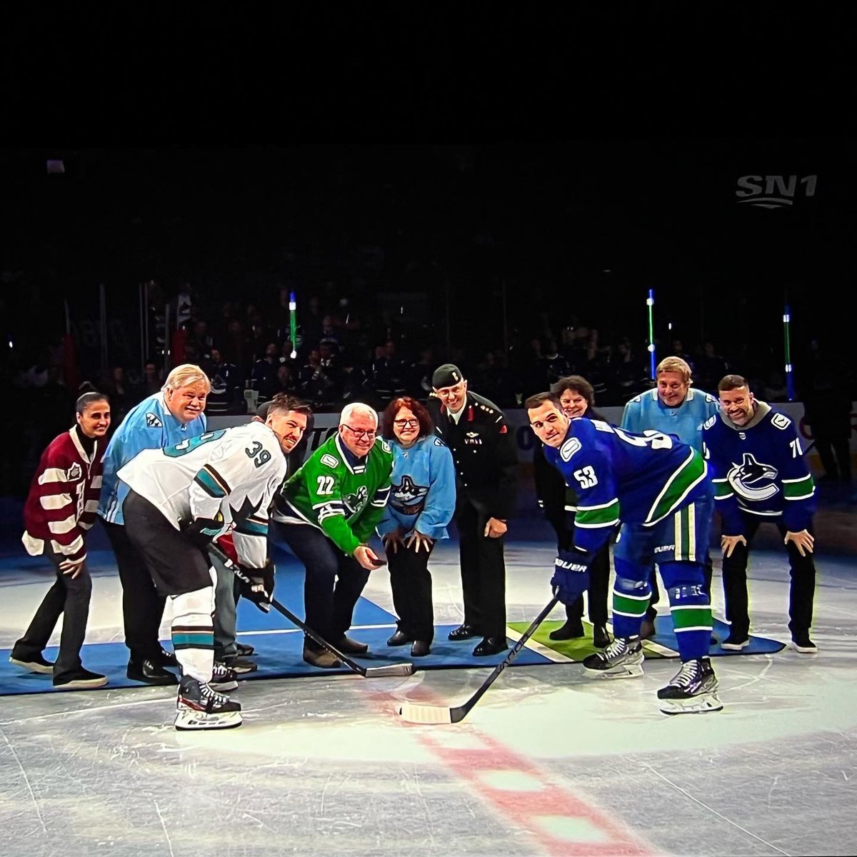 VSB39's tweet photo. It’s Hero Night and the @Canucks are honouring community heroes and frontline workers at the puck drop - including @HendersonEleme1 principal, Harjinder Sandhu. 

Thank you to all VSB staff for your dedication and commitment to our students and families 🦸‍♀️

#heroes #canucks https://t.co/QIiQ7fpLLI