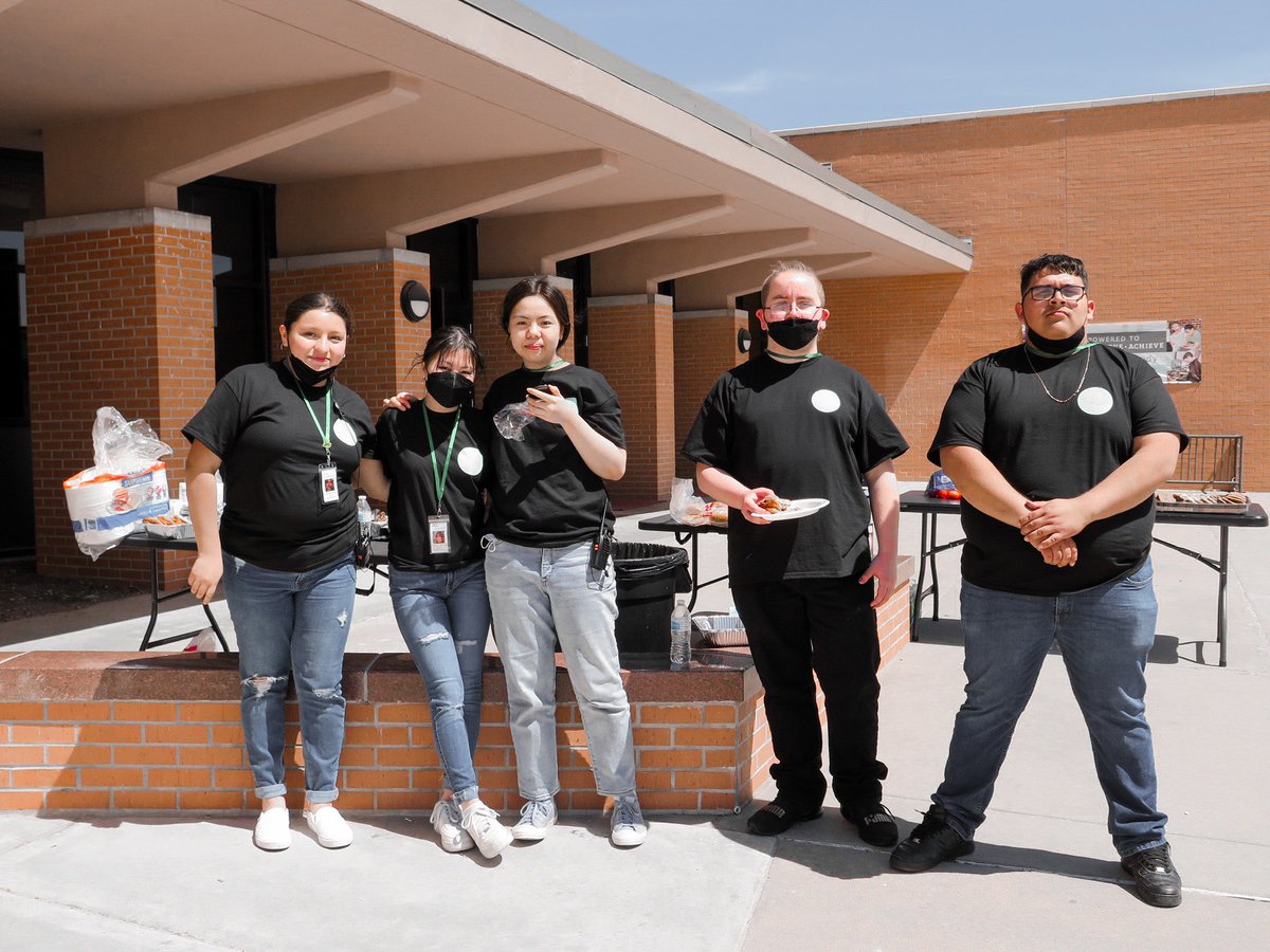 StuEmpowerment's tweet photo. And here’s to the team. Last year we were a small group of students, but this year, we are Youth Leaders in Kansas (YLINK). And while our team now includes Southeast and Northeast, next year we might spread further in the metropolitan area… https://t.co/h7ohKZ2iW2