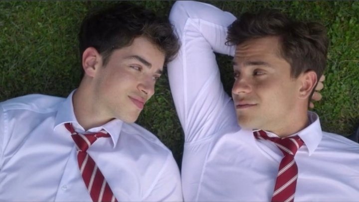 CharlyIlustra's tweet photo. Yo la temporada 4 de élite: debió terminar en el tercera temporada.
Yo ahora: cuando sale la 6ta? Pongan más escenas de  Patrick e Iván 
#Elite5 #PATRIVAN #patrick #ivan #EliteNetflix #EliteSeason5 https://t.co/cmEpsRflq8