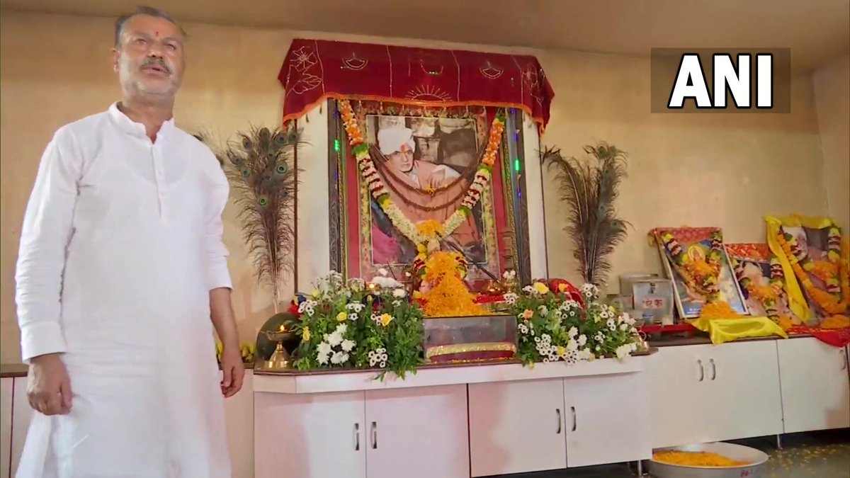 Maharashtra | Kashmiri Pandits in Pune took out a procession and inaugurated Bhagwan Gopinath Maharaj Ashram today.