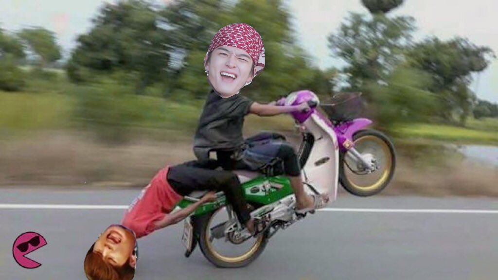 จะไปถึงทันคอนเริ่มไหมเนี่ย คนซ้อนก็นั่งอย่างเดียวไม่ช่วยดูทางเล้ยย
 #ทึเมคอนเมืองทิพย์อินราชมัง