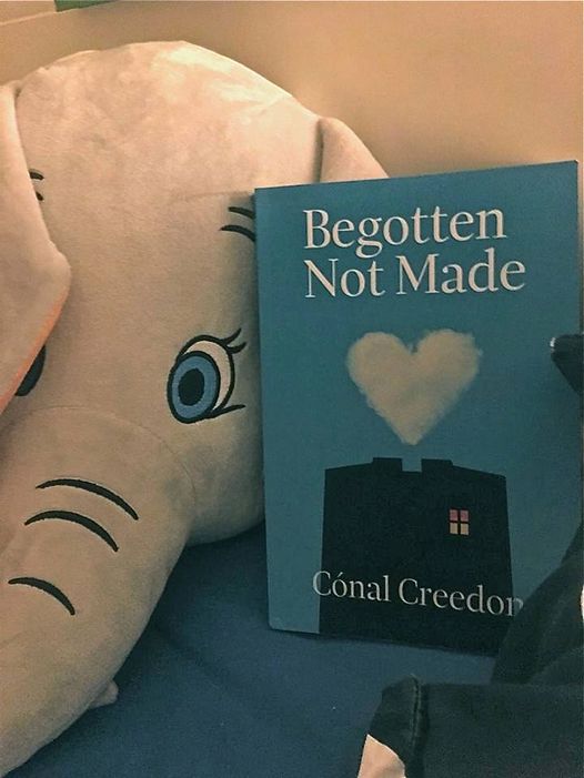 ConalCreedon's tweet photo. f I told you that this photo was sent by the actor who played Puck The Organ Grinder in the Tim Burton directed DUMBO - would you believe me?
Thank you Frank. Cx
#bookclub #books #bookreview #bookreviewer #corkcoffeeroasters #ucclibrary #westcork #corkcity #Dumbo #timburton https://t.co/txuytWZS8V