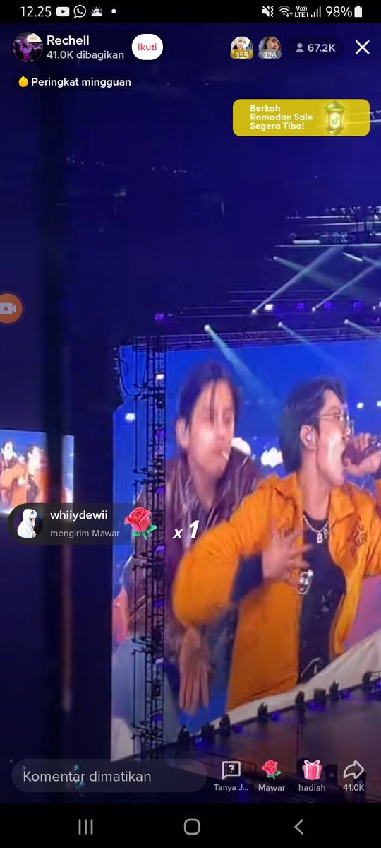 FaridaCah1's tweet photo. TAEKOOK,JIKOOK 
TOLONGGG YAAA INI HUAAA SKSKSKSKSK 
#PTD_ON_STAGE_LV
#PTD_ON_STAGE_LV_DAY2 
#BTSCONCERT https://t.co/2hrK7UWXia