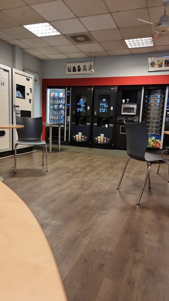 MrBonkers010's tweet photo. Zo zondagochtend bij al mijn vrienden op remise Kralingen.........
Ochtendje #gleuveglijen #lijn25 noordkant....#Demooiste #marathonrotterdam https://t.co/98Tfjv9NvR