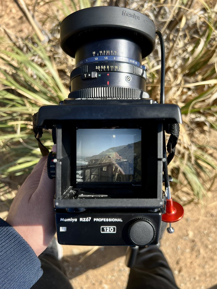 patrickferrer_'s tweet photo. That waist level viewfinder hits diff https://t.co/UB6MbVI5DB
