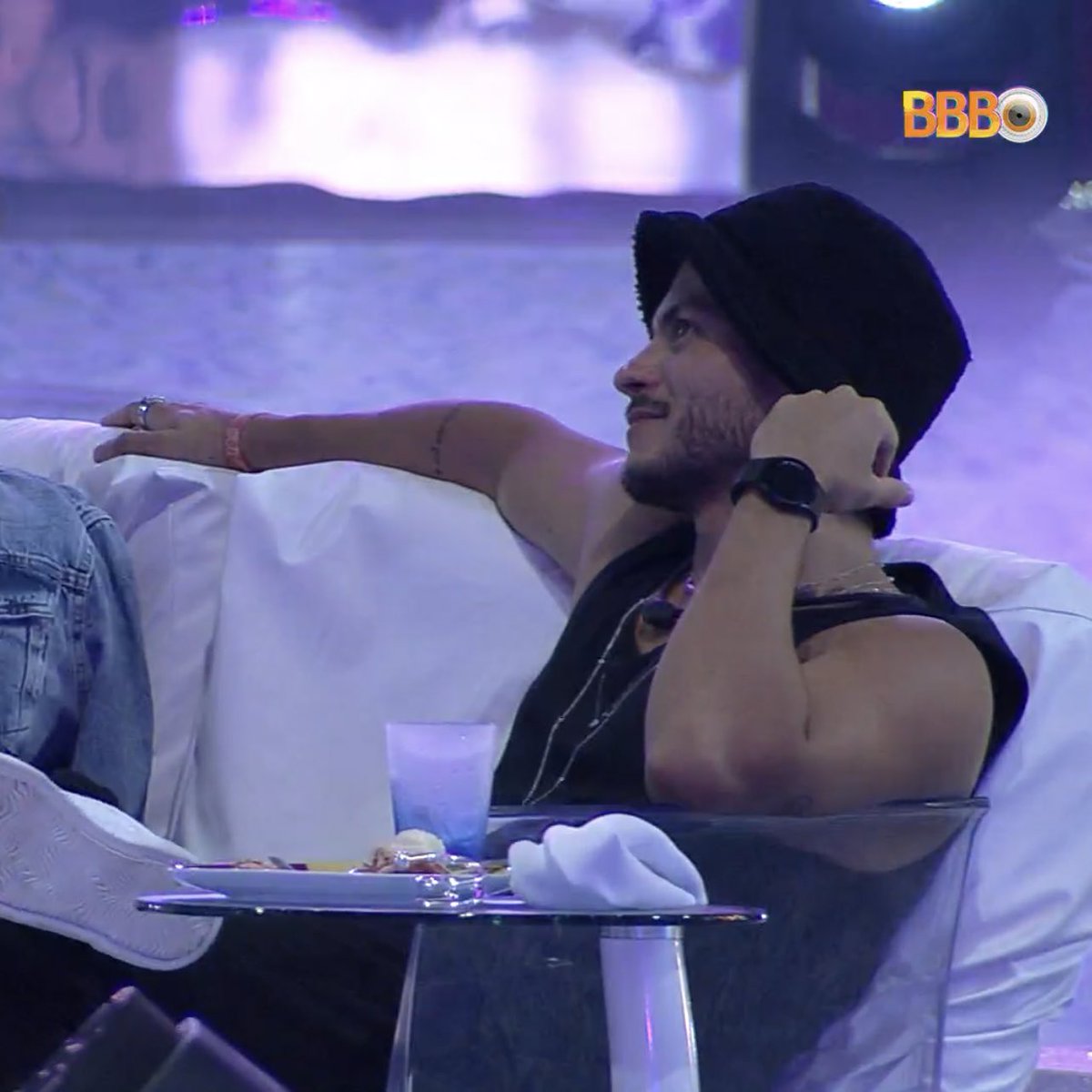 Dantinhas's tweet image. Scooby tava conservando com Lina e Gustavo sobre o paredão. Scooby comentou com PA e Arthur sobre o assunto que estavam tendo. Arthur disse que na verdade eles 3 estavam falando dele. Scooby disse que não, que ele está com síndrome de perseguição. #BBB22