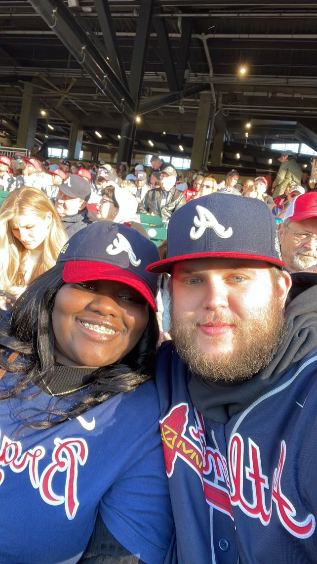 bigchelsss's tweet photo. my 1st MLB game of many!😭with my fav 🌎💕 https://t.co/ZQinOTXuDb