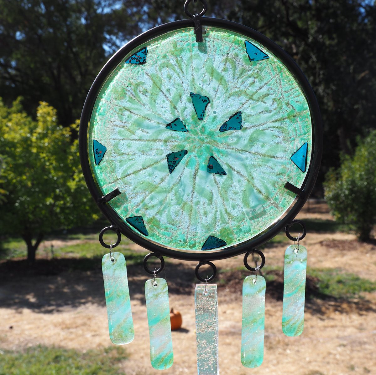 SVOpenStudios's tweet photo. See artist Barbara Grauke at #SVOSOpenStudios May 7-8, Site #158 in La Honda - "I have worked in stained glass, glass blowing, painting...[and] now work with powders creating designs that are chaotic but fluid; a lot like the ocean ..."  https://t.co/AI7i7A0pEp #SVOS2022 #art https://t.co/PcJi5hHg7W