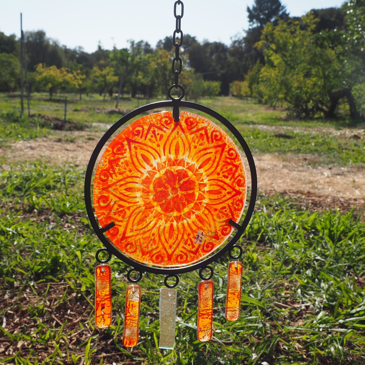 SVOpenStudios's tweet photo. See artist Barbara Grauke at #SVOSOpenStudios May 7-8, Site #158 in La Honda - "I have worked in stained glass, glass blowing, painting...[and] now work with powders creating designs that are chaotic but fluid; a lot like the ocean ..."  https://t.co/AI7i7A0pEp #SVOS2022 #art https://t.co/PcJi5hHg7W