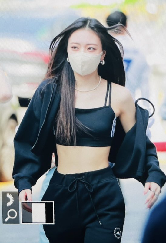 220410

#ITZY #있지 #Yuna #유나