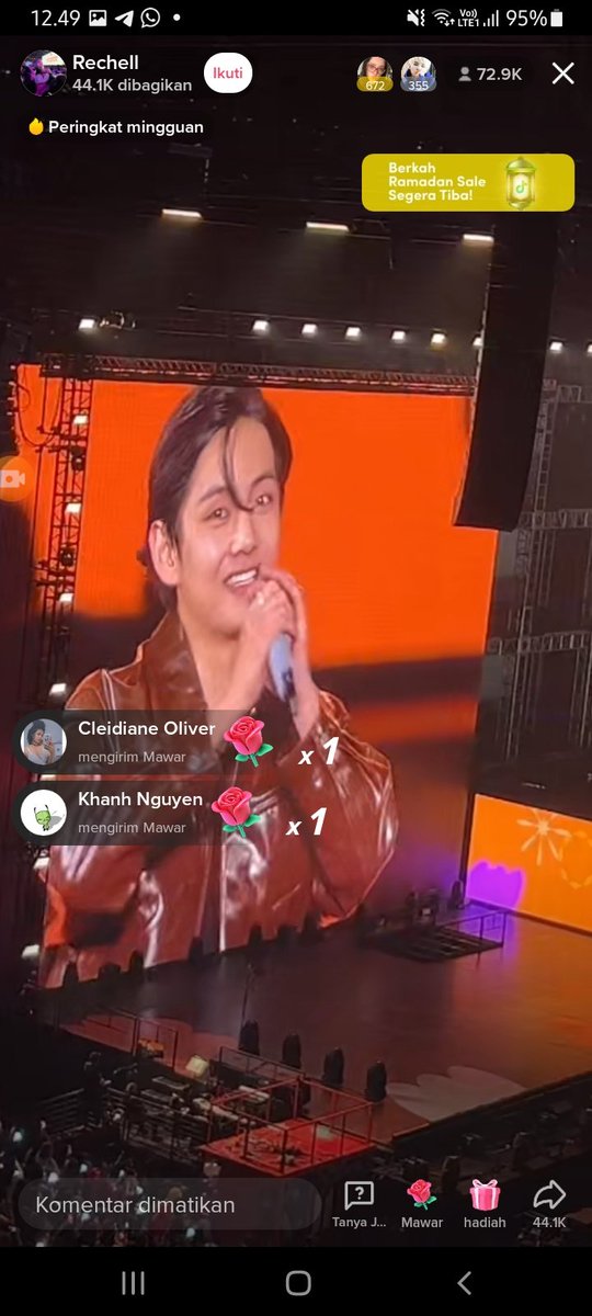 FaridaCah1's tweet photo. So what kim taehyung
Kga ush ngadi ngadi aurot nya debut 
Meresahkan astaghfirullah nakk
#kimtaehyung #TAEHYUNG #PTD_ON_STAGE_LV #PTD_ON_STAGE_LV_DAY2 #PTD_ON_STAGE_LasVegas 
#bts #BTSCONCERT https://t.co/E1oBloYVxk