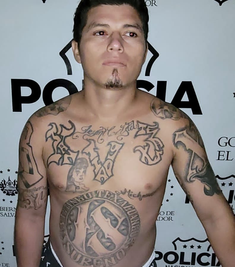 Capturamos a un terrorista que intimidaba a nuestra población de Santiago Texacuangos. 

Se trata de:
Arturo Hernández Rivera, alias Ruso.