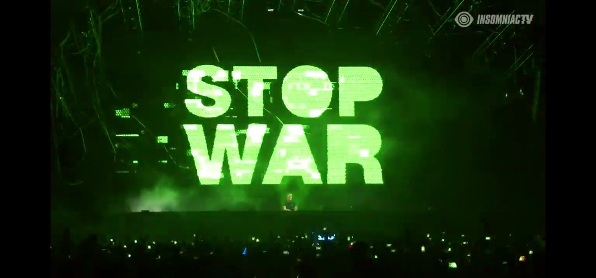 eL_REF_'s tweet photo. Stop WAR, Start RAVE π§πΆ Make LOVE π #ASOT1000 #asotLA
@arminvanbuuren on the stage https://t.co/cdLblNzkmf