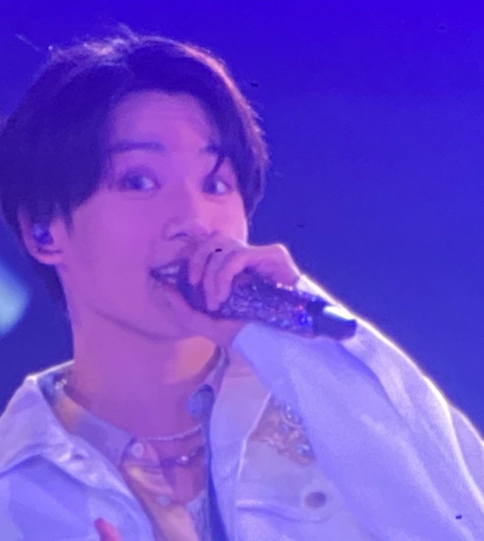 melvstk's tweet photo. momentos taekook en el segundo concierto de las Vegas; un hilo https://t.co/mXEkeW5qsl