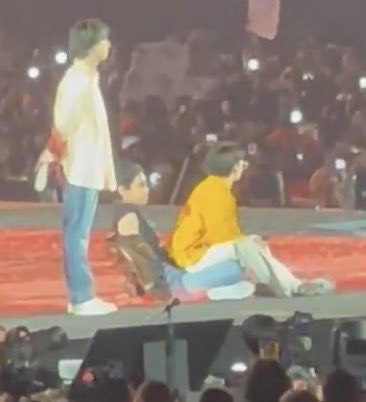 TH_YUNNI1199's tweet photo. #TAEKOOK 

¿VEN ESTE REGAZO?    "PUES ES MIO" https://t.co/DDt63fw8FP