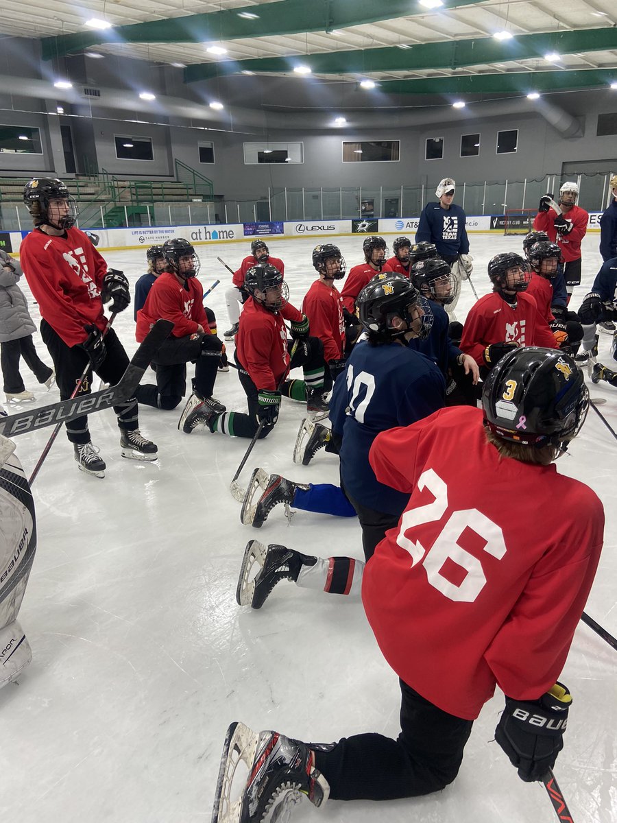 TeamTexasHockey's tweet photo. Awesome day spent with our @TeamTexasHockey 2022. Jammed packed day of team building, 2 on ice practices, and off ice training. Looking forward to seeing this team compete at @amshowcasestl in a couple of weeks. https://t.co/zRIaMKAewx