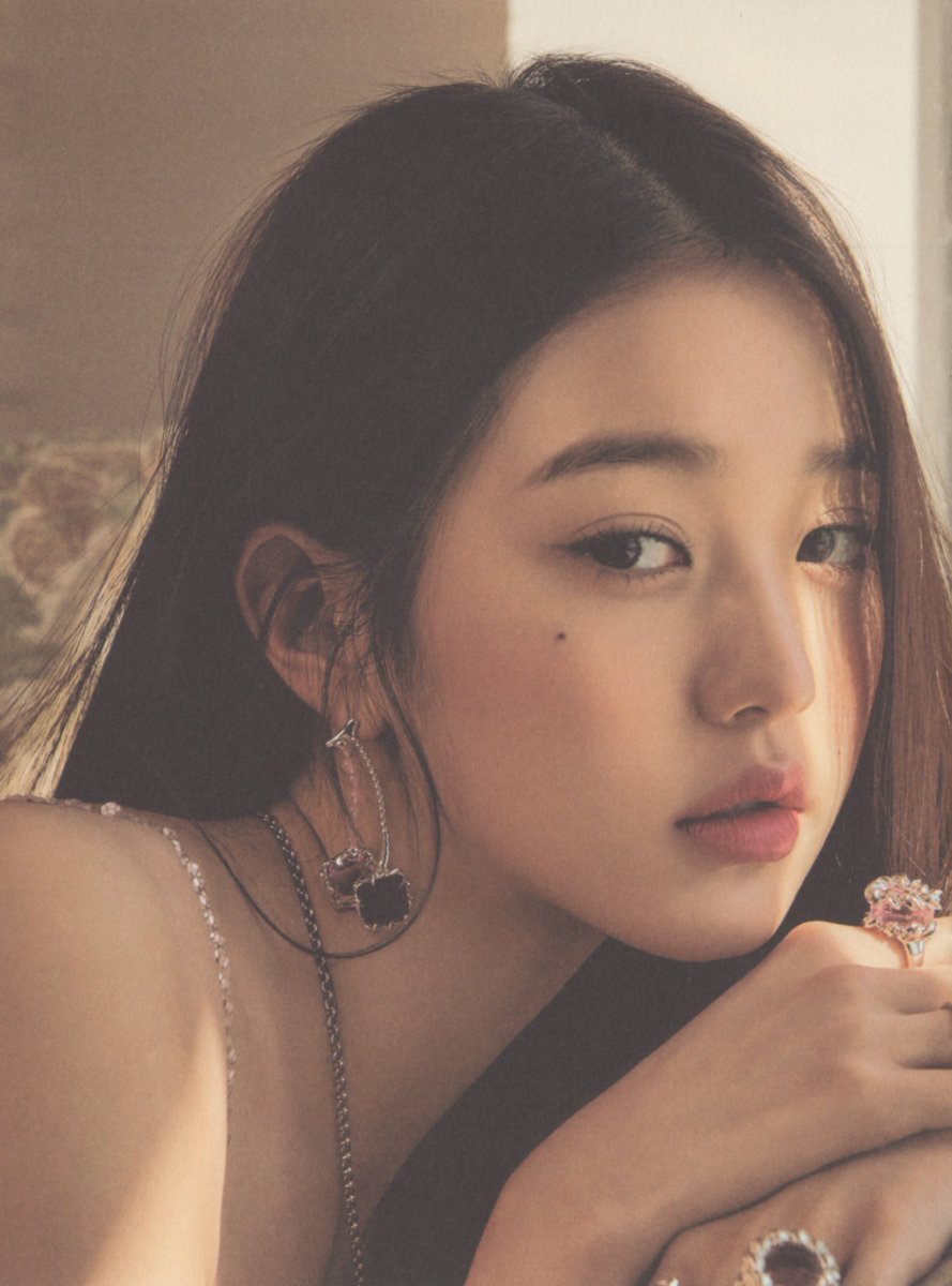 SCAN] #WONYOUNG IVE LOVE DIVE Album Ver. 3 © first_iz121