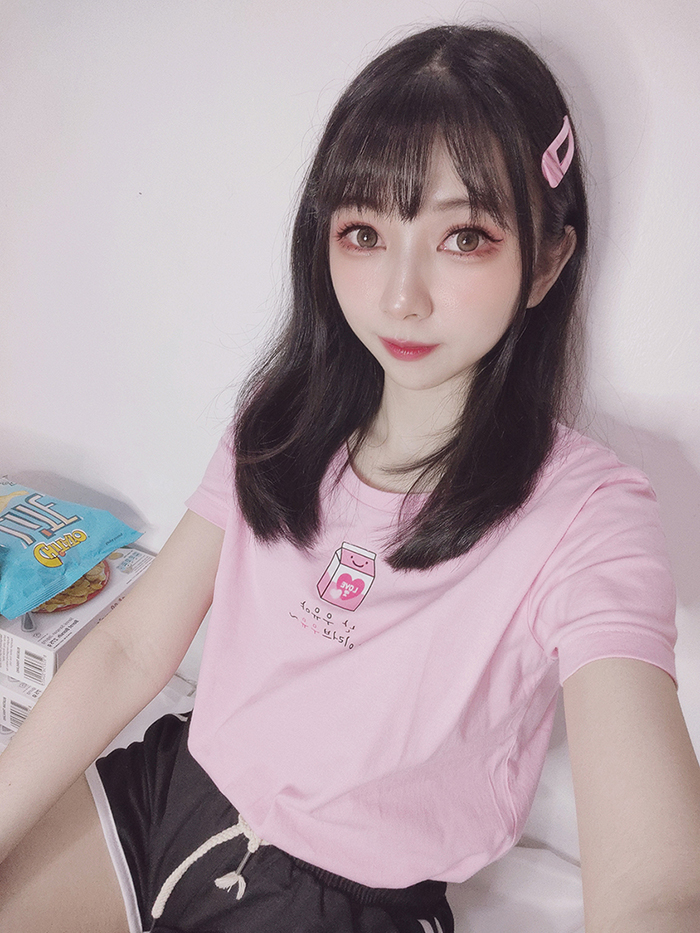 Cornella_Oct's tweet photo. Hi hi! 😆
It's been a while since the last time I stream, is it? >w<

Malem ini bakal streaming lagi jam 9, mau main The Sims 4. Tapi kali ini streamingnya di Youtube~!
Terakhir streaming di youtube 2/3 taun yg lalu 🤣

✨ https://t.co/Y22wDhV7br ✨
See youu ✨
#stream #streaming https://t.co/PMa2lqQZtY