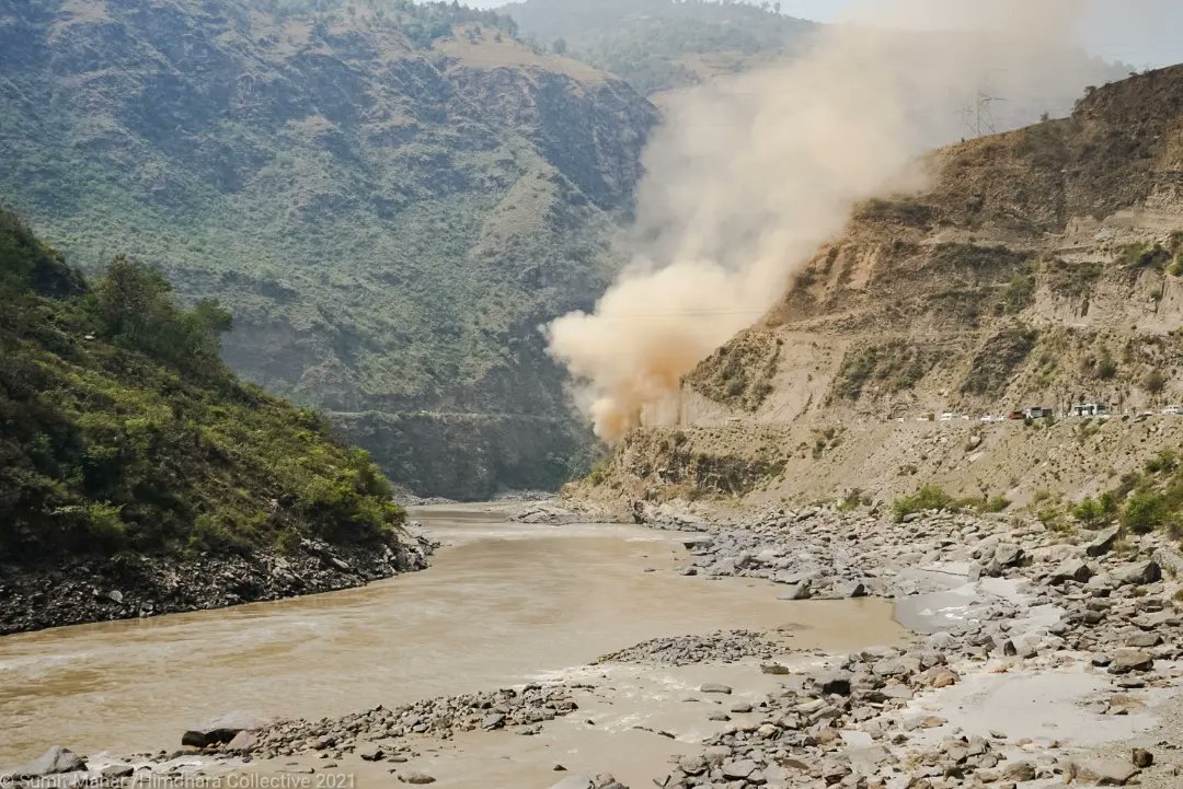 Flame of the forest
Dust of the road. 

2022

#flameoftheforest #forest #road #construction #dust #nature #civilization #human #dust #air #water #land #satluj #river #himalaya #HimachalPradesh #roadconstruction #devlopment #destruction #mountain