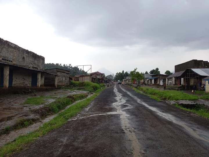 defense_mai's tweet photo. RDC🇨🇩Les villages occupés déjà par les #M23,#Gasiza,#Bugusa,#Bikende-Bugusa,#Kinyamahura,#Rwambeho,#Tshengerero,#Rubavu et #Basare, ils tiennent toujours #Runyoni et #Tchanzu. L'armée contrôle la cité de #Bunagana.des violents affrontements se poursuivent ce dimanche matin #4h0 https://t.co/LF2Bwa89Wx