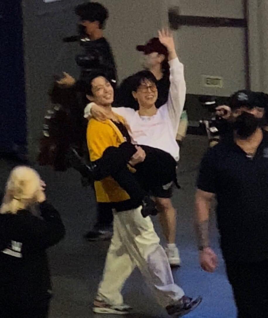 kooagustd_'s tweet photo. LAS VMINKOOKISTAS GANAMOS, VIVAN LOS NOVIOS!!!! https://t.co/TdZFw5MCSZ