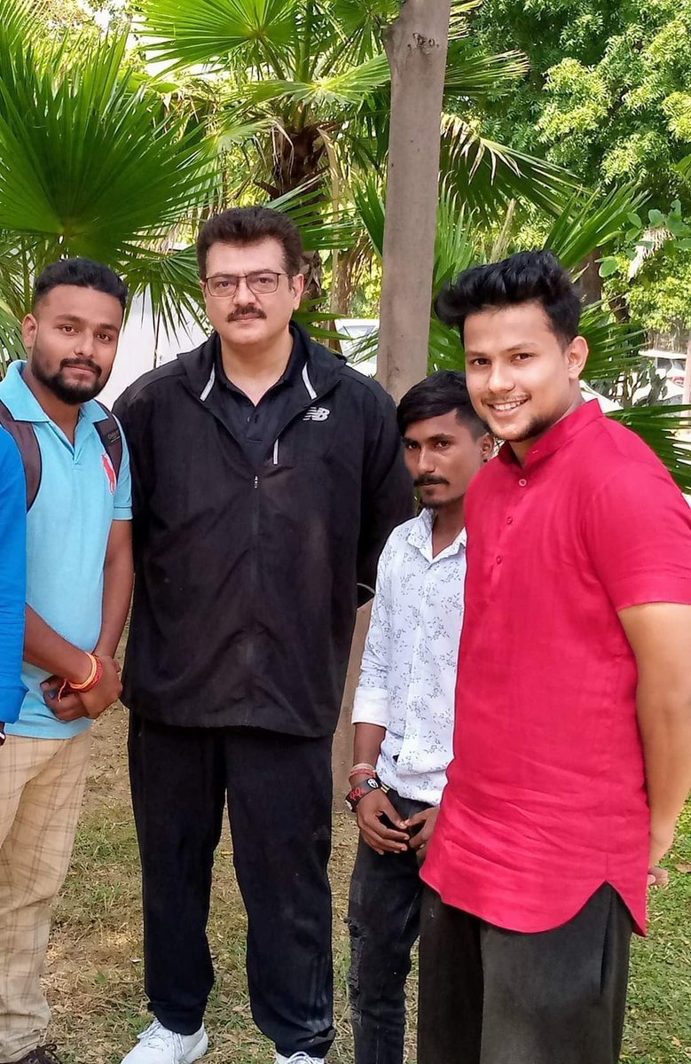 NanbanAngu's tweet photo. #AjithKumar Sir Unseen Picture 😎

#Valimai #AK61 https://t.co/hqgfKsKeTP