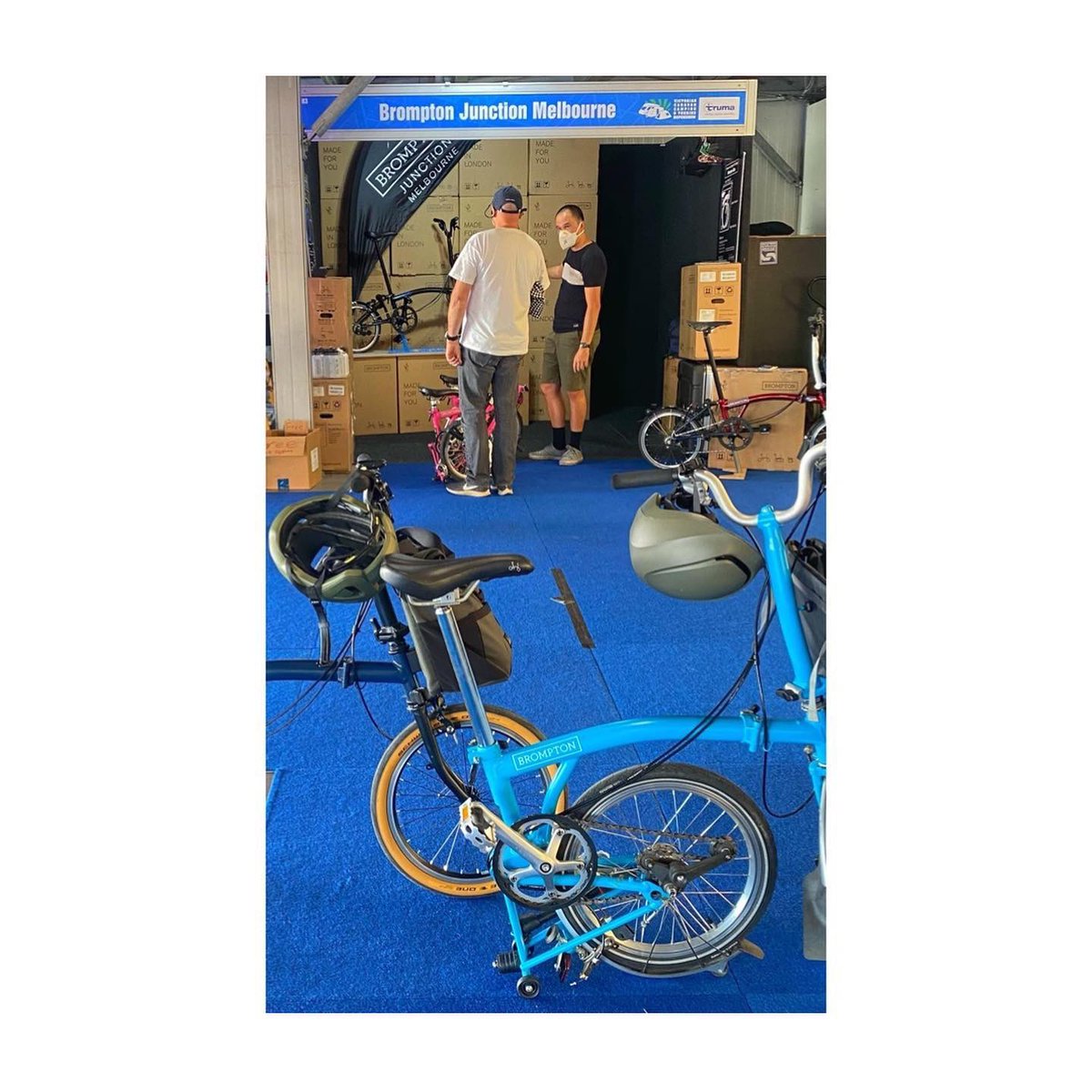 BromptonJnMelb's tweet photo. Ready for the last day of the Victorian #Caravan #Camping & #Touring Supershow at the #MelbourneShowgrounds!
It’s been a great 5 days here, talking to many people - all of whom are chaffing at the bit to travel again!
#MyBrompton #FoldingBike #ChargeUnfoldGo https://t.co/VCsxjUAZVH