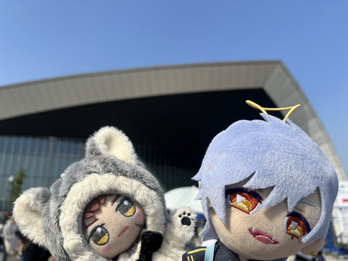 dnanaeight's tweet photo. 実はブルライ現地当たってます💕

昨日見れなかったからどんな感じか楽しみ☺️ https://t.co/MuErrHgVQW