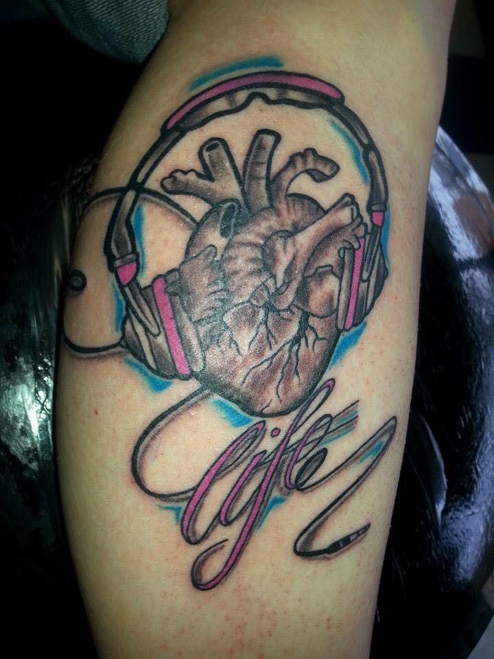 TattoosbyN's tweet photo. Love what I do in life #femaletattooartist #thelivingcanvascustomtattoostudio #montana #406 #dynamicblack #worldfamouscolor https://t.co/NXE6LLwaqz