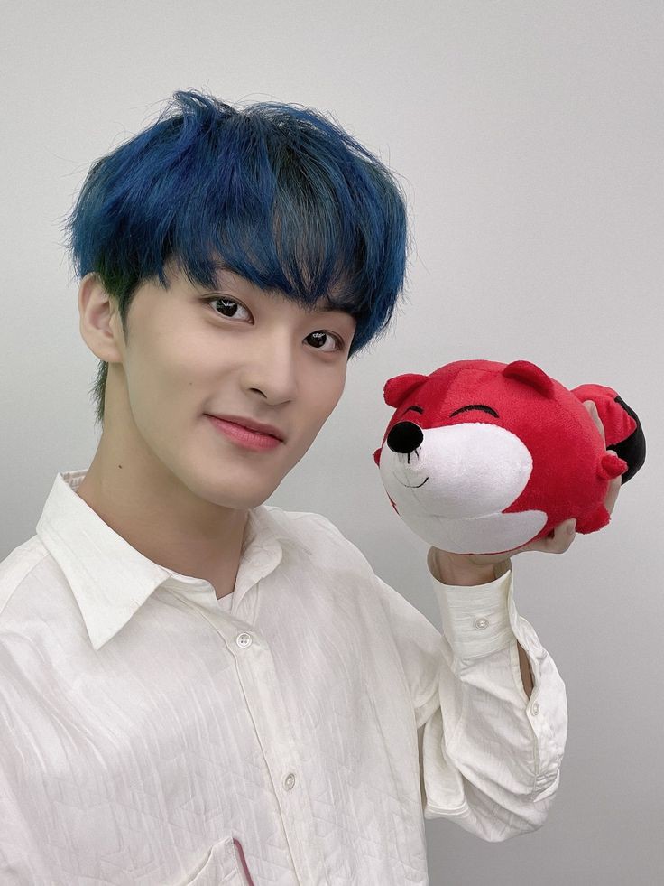 neoct_bong's tweet photo. nctzen selca day!!!!

#NCTzenSelcaDay #selfie #NSD #marklee #6yearswithmark https://t.co/5iL6wyLHtI