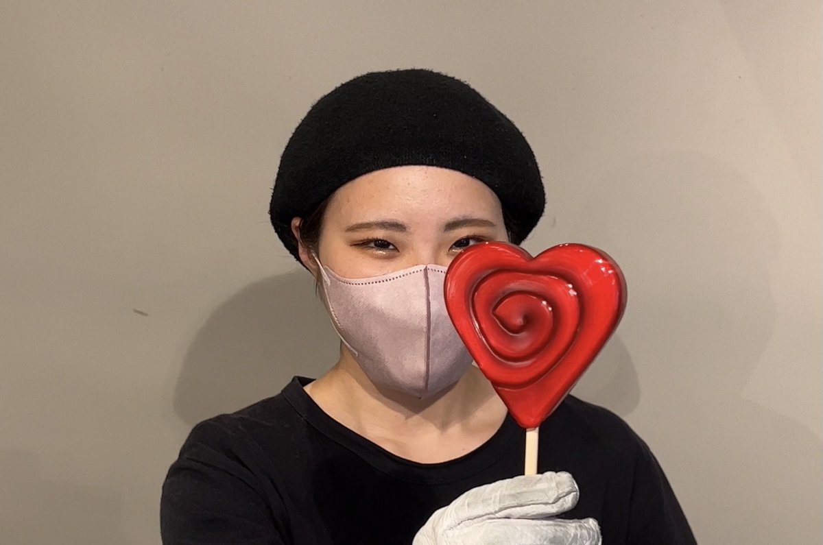 maybe_channel's tweet photo. How to make a yummy strawberry-flavored heart-shaped candy🍓❤️🍭😋
#PAPABUBBLE #パパブブレ #キャンディー #candy #CANDYSHOWTIME #handmadecandy #사탕 #수제캔디 #糖果 #糖果製作
https://t.co/H2lCvpdI4s https://t.co/CF38w3Snqy