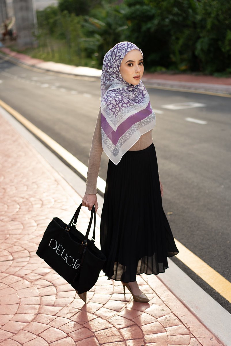 hellodelicia's tweet photo. Introducing Pavon.💜

Featuring Delicia’s mini butterflies logo signifying unison, the square hijab is exclusively designed with Delicia’s Butterfly Monogram, finished with baby seam trimming. 

Available NOW!✨

Head to https://t.co/okZp1wUqU2 to get yours! 

Link in bio. https://t.co/A6oucPMfZs