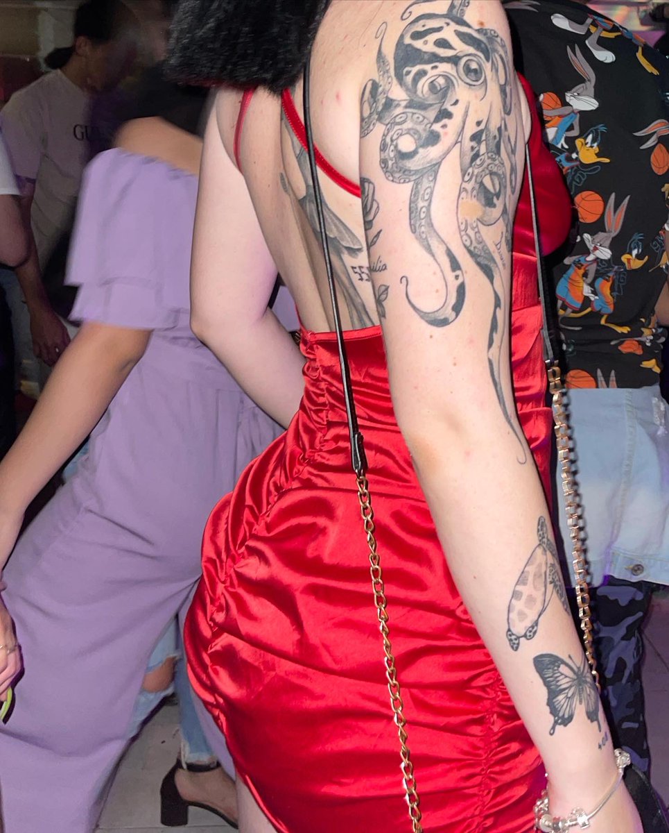 triz_mg's tweet photo. Lady in red ❤️‍🔥💍 https://t.co/J0BT4bWU5T