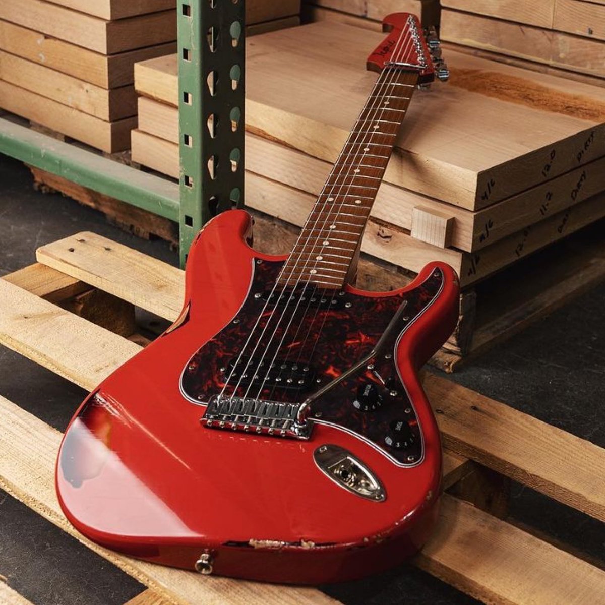 Iconic Guitars tweet media