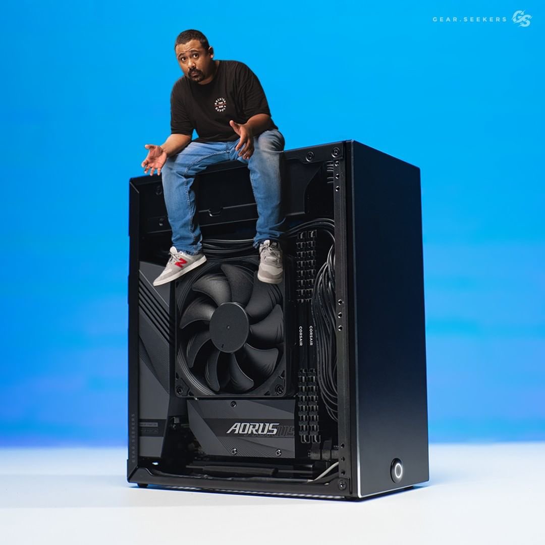 DensitySK's tweet photo. Check out this cool Velka byild by Gear Seekers. The build is georgeous!

Feat. Velka 3 Mini-ITX PC case 

Velka cases in Europe available exclusively at https://t.co/B2y5FNPNoi

📸 Credit - @GearSeekers 

#sffpc #miniitx #computer #gamers #pcgaming #custompc #pccase https://t.co/HjFp7OvaTh