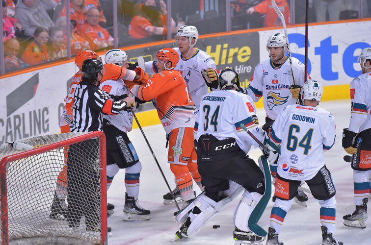 MickGta's tweet photo. @steelershockey @BelfastGiants @SheffieldArena @ProHockeyNews @PHN_Podcast 
Some photos from last nights game @SheffieldArena  in @ProHockeyNews 
https://t.co/bOjoRrpD9M https://t.co/vNOmgD6Xkl
