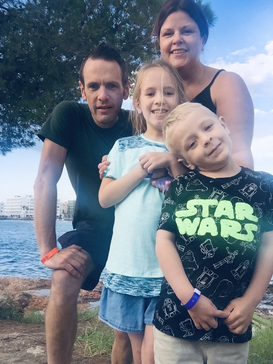 David, diagnosed 2011 (29). Was a teacher, talking, dyskinesia and mobility changes- brain surgery 2019. Now 40. Work ⁦<a href="/ParkinsonsUK/">Parkinson's UK</a>⁩ as video producer 2020 - present. Still fighting, still challenging, still ME. Still no cure. Still #parkinsons.