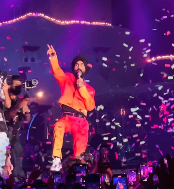 4612pa's tweet photo. @diljitdosanjh A STAR WHO IS BORN TO SHINE ❤️ https://t.co/HCLFHACEqW