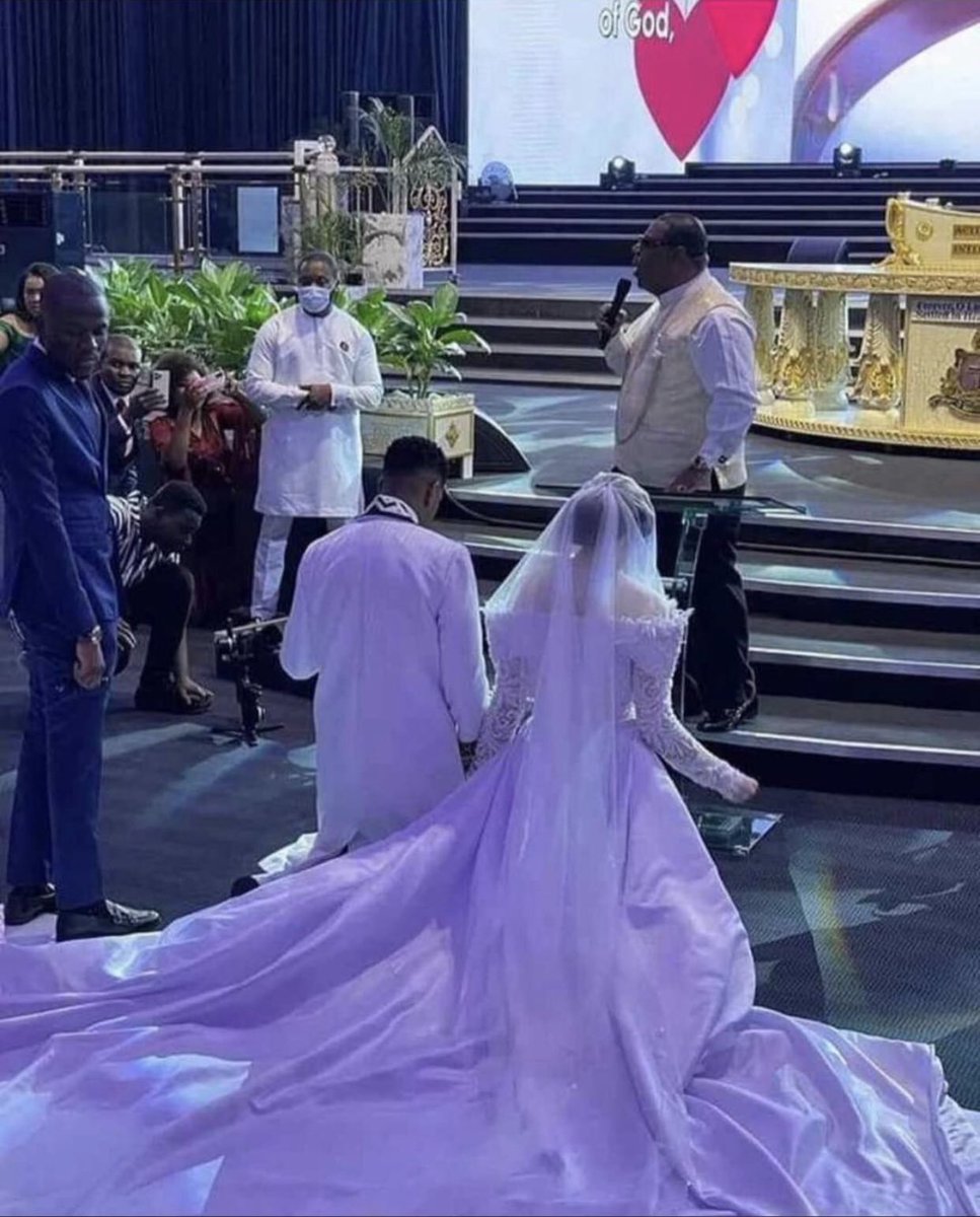 gosplaydigital's tweet photo. Toute l’équipe de GOSPLAY adresse ses félicitations au couple TATU @Maprization &amp; @simianemusic pour leur mariage. Que le Très Haut vous bénisse. https://t.co/gqkM5aBzcb