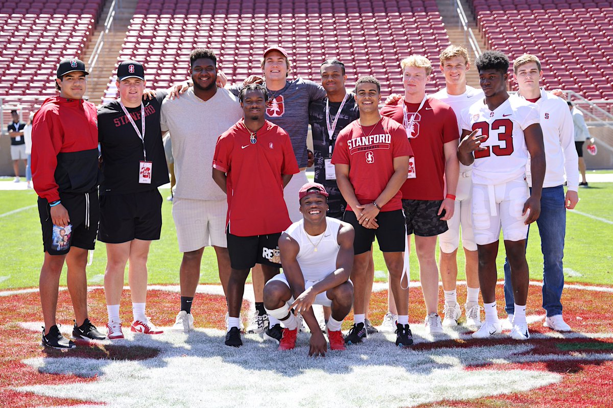 maeubanks's tweet photo. #CardClass22 showed up, and @mudia_reuben @OlsenRoush #DavidBailey showed out

Future so bright 🌲😎 #FearTheTree https://t.co/VVaWdrwCmP