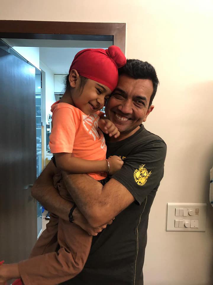 ranveerbrar's tweet photo. An elder brother, mentor, inspiration, idol, you are all that and more for me @SanjeevKapoor Wishing you a very happy, healthy and blessed birthday and year ahead :)

#ranveerbrar #sanjeevkapoor #happybirthday #happybirthdaymentor #mentor #myinspiration #chef #chefs #chefbirthday https://t.co/vtKDRbS7B9