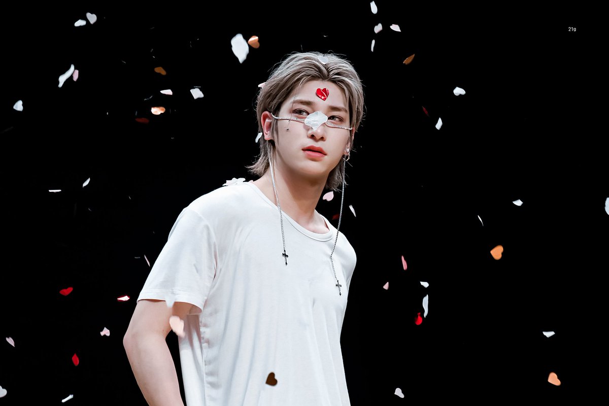 220409 CTS아트홀 팬사인회
하트가 이마에 딱 붙을 수 있는거임?겨리도?
#이한결 #나의행복_한결이 
#BAE173 #비에이이173 #비에이이일칠삼 
<a href="/BAE173_official/">BAE173</a>