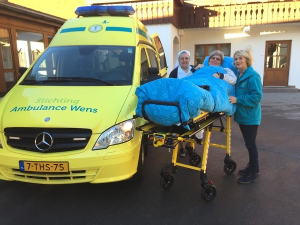 shossontwits's tweet photo. Als men praat over 'zorg in de stervensfase' lijkt de nadruk vaak te liggen bij medische interventies. Maar er is veel meer.

Volg op 28 april dit webinar over 'de Waakmand, het Koppelbed, de Wensambulance en vrijwilligers in de palliatieve zorg'.

https://t.co/YFxp4l93wA https://t.co/Bup5tAZ4aA