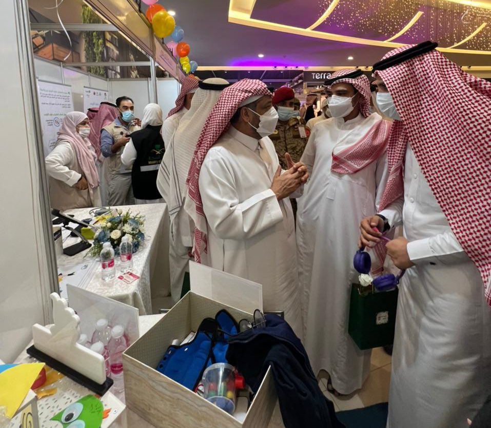 بمناسبة #اليوم_العالمي_للتوحد شاركت #مدينة_طيبة_التعليمية_للتربية_الخاصة مع جمعية المدينة للتوحد "تمكن" وبرعاية ومشاركة مستشفى الأمير سلطان للقوات المسلحة، في فعالية (في بيتنا توحدي) للتوعية والتثقيف باضطراب طيف التوحد في مجمع النور مول.