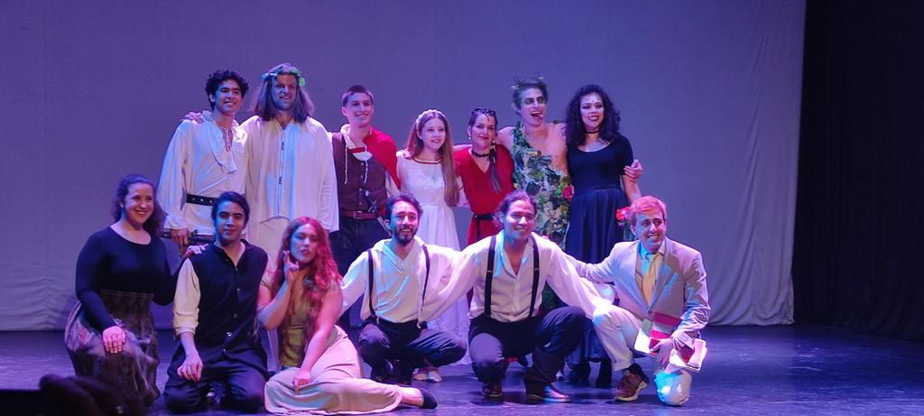 BatBautista's tweet photo. Un gran equipo y Excelente trabajó #Teatro #marketeatro #santaella_entertaiment #love #Shakespeare #teatromexico https://t.co/Rh8nkxeolr