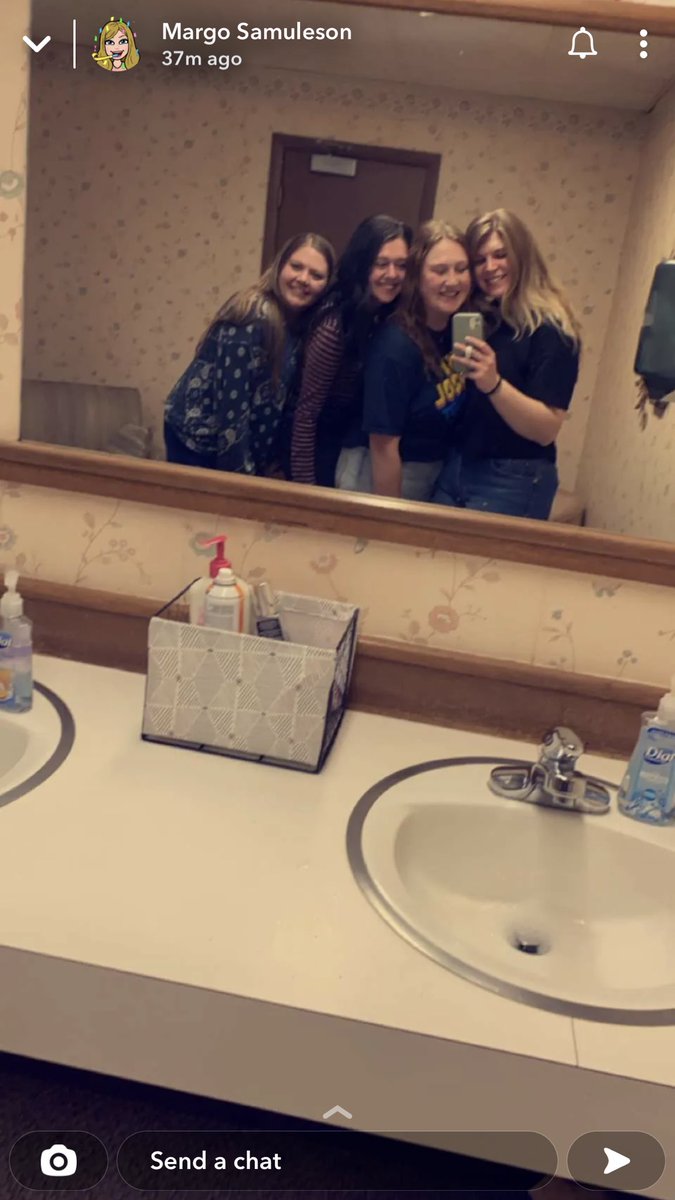kelseylynn721's tweet photo. oh girls night. how do you always get the best of me? https://t.co/3ZioV1Fmb5