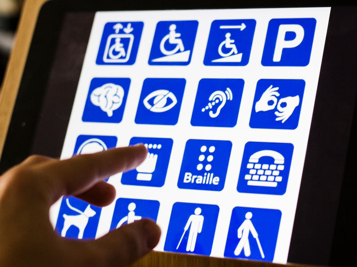 Netzwoche's tweet image. Für die #Barrierefreiheit im Web besteht Handlungsbedarf, wie Markus Riesch von der Geschäftsstelle #eAccessibility beim Bund schreibt. Barrieren abzubauen und keine neuen zu errichten, ist eine gesellschaftliche Aufgabe. @EBGB_BFEH_UFPD dlvr.it/SNJMBj