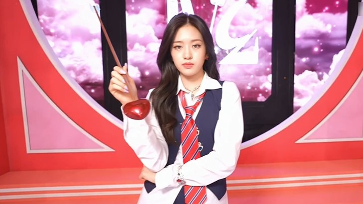 yyujinationn's tweet image. yujin's visuals are insane omg